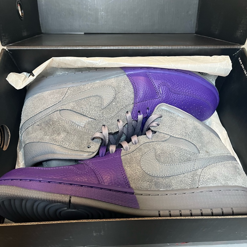 Air Jordan Athletic Shoes in Gray and Purple